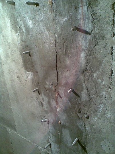 Thi công kim bơm keo pu
